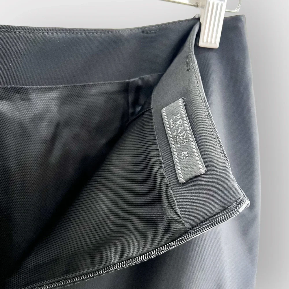 PRADA Classic Black Pencil Skirt (Sz 42)